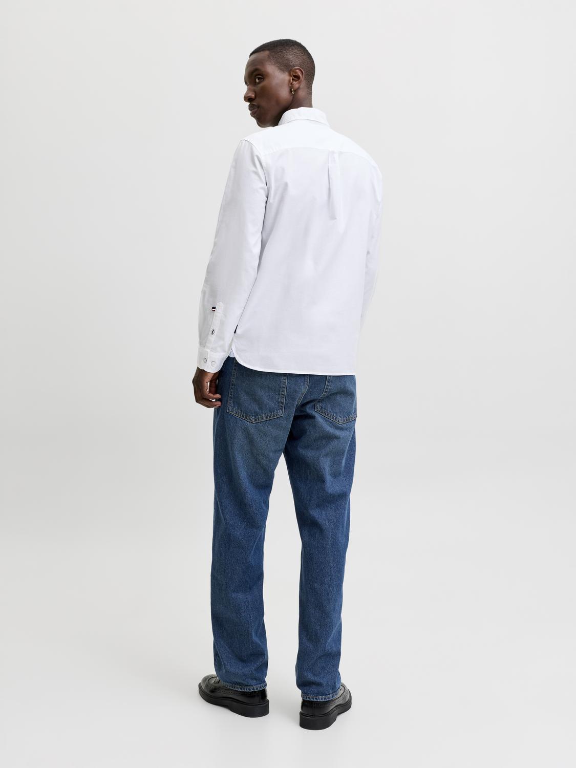 model_shot-back